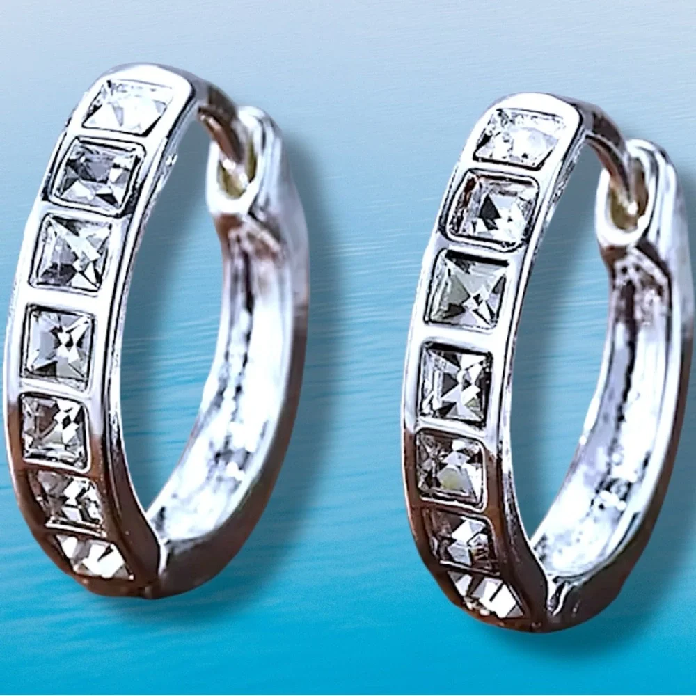 Just in! 925 Silver Hoop Diamond Earrings - Picture 4 of 8